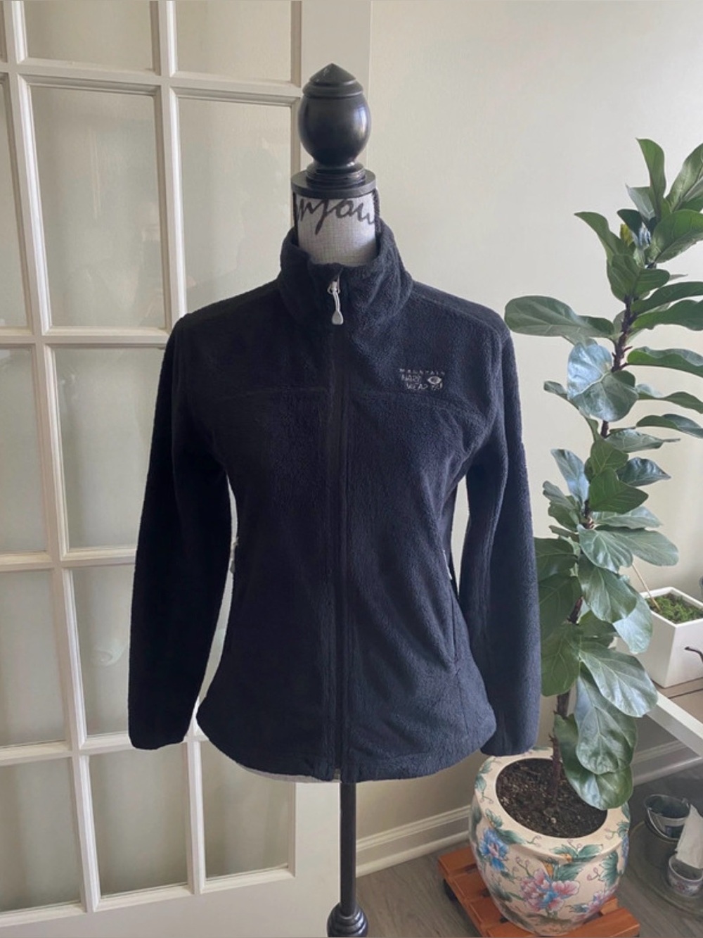 Mountain Hardwear Black Fleece JackMountain Hardwear Black Fleece Jacket Women's